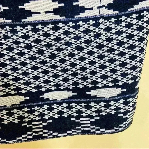 Laundry by Shelli Segal Navy & White Tribal Aztec Cotton Blend Shorts Size 8 - Picture 4 of 14